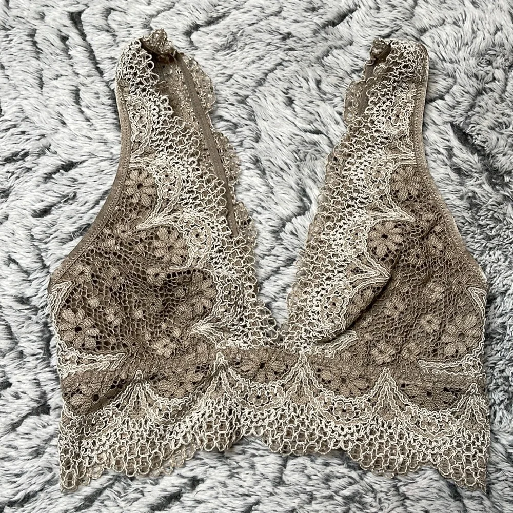 Victoria’s Secret Lace Bralette XS - Picture 2 of 6